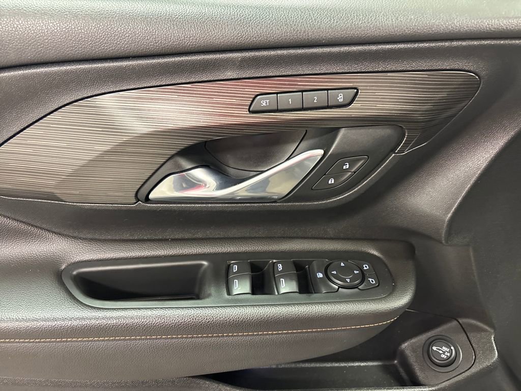 Used 2021 GMC Terrain SLT image 24