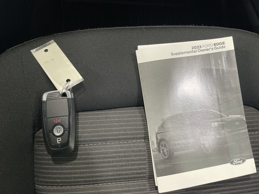 Used 2023 Ford Edge SEL image 24