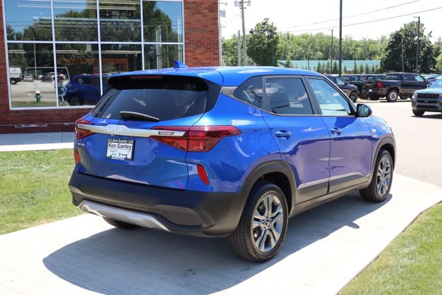 Used 2023 Kia Seltos LX AWD/4WD image 29