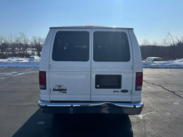 Used 2011 Ford E-350 and Econoline 350 XLT image 4