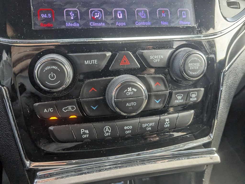 Used 2019 Jeep Grand Cherokee Limited image 25