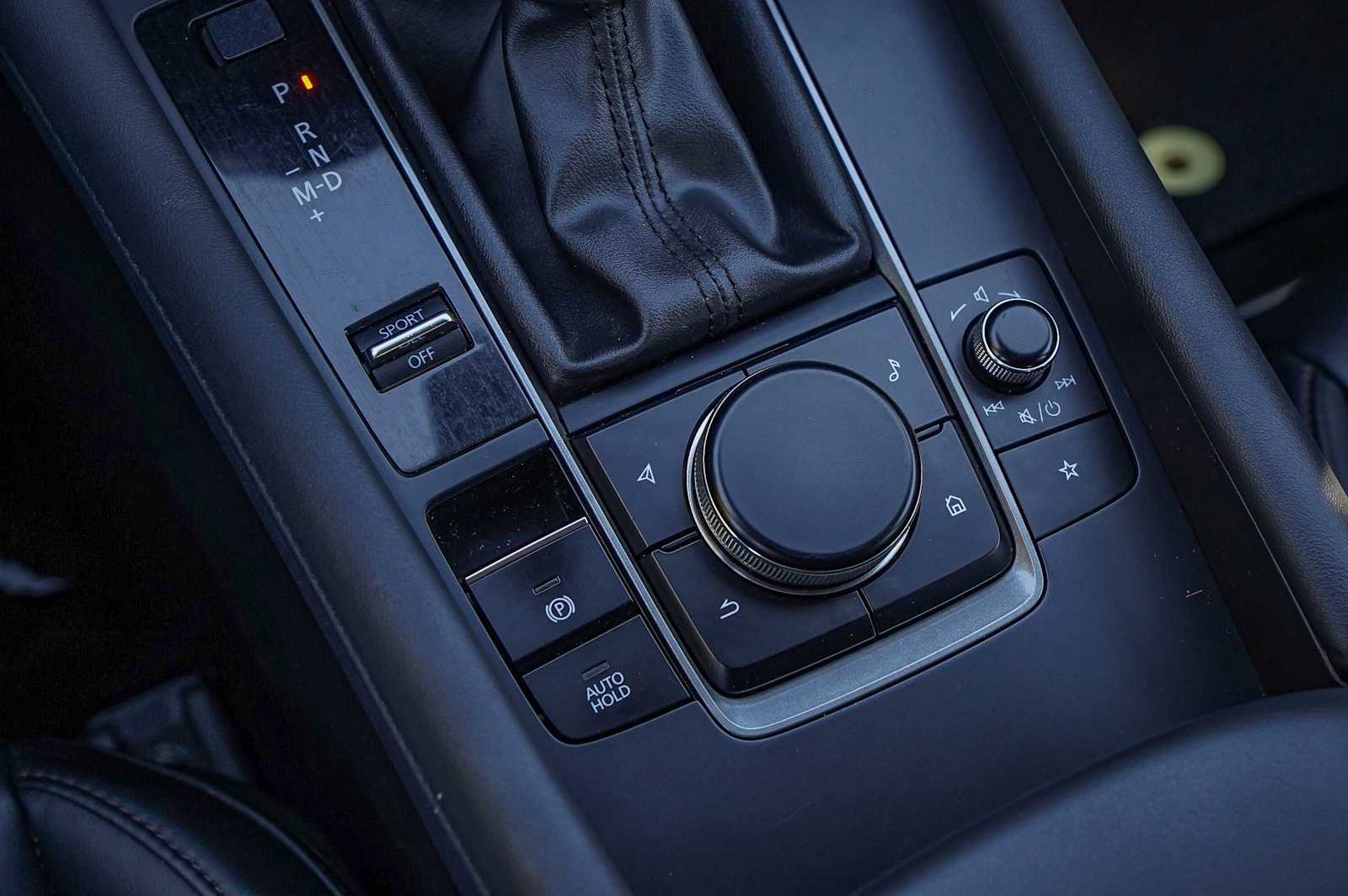 Used 2021 MAZDA MAZDA3 s image 21