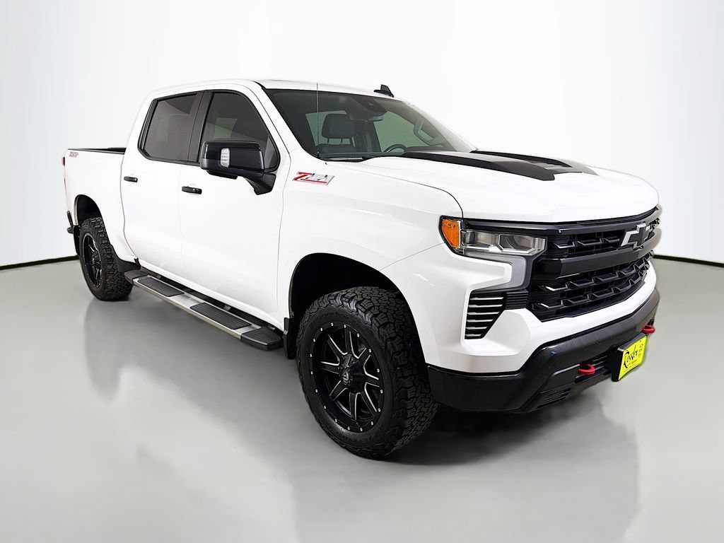 Used 2022 Chevrolet Silverado 1500 LT Trail Boss w/ LT Trail Boss Premium Package AWD/4WD image 4