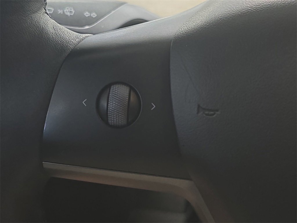 Used 2023 Tesla Model Y Long Range image 17