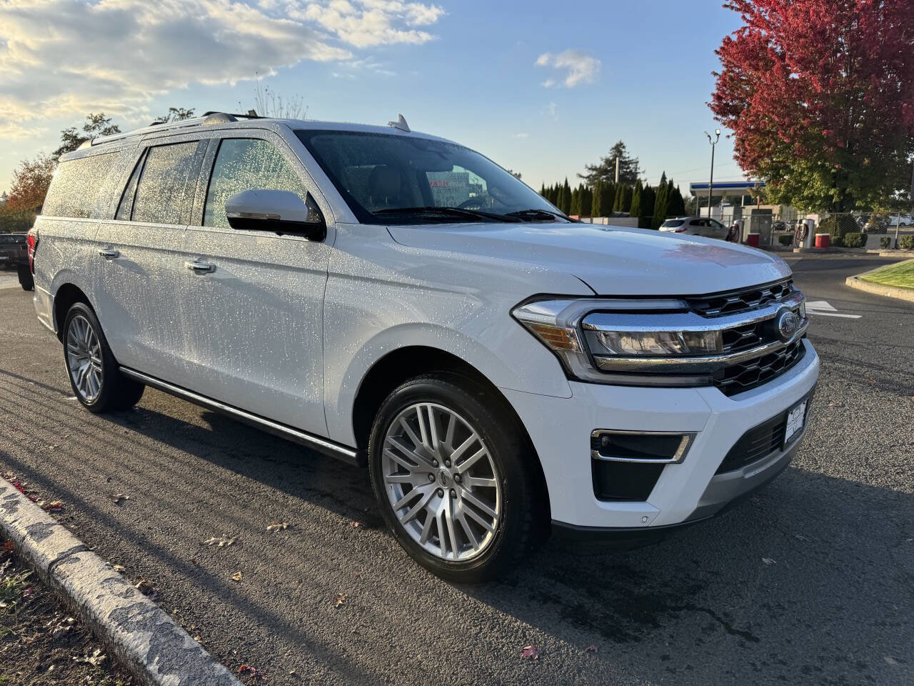 Used 2024 Ford Expedition Max Limited image 2