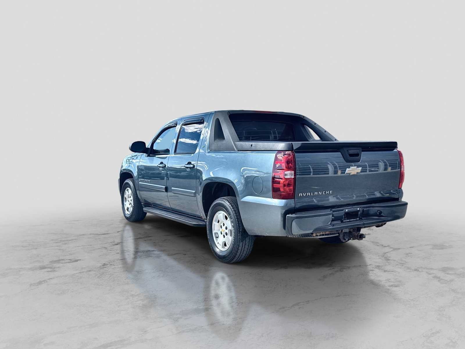 Used 2009 Chevrolet Avalanche LT AWD/4WD image 4