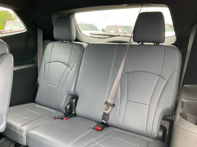 Used 2022 Buick Enclave Premium AWD/4WD image 18