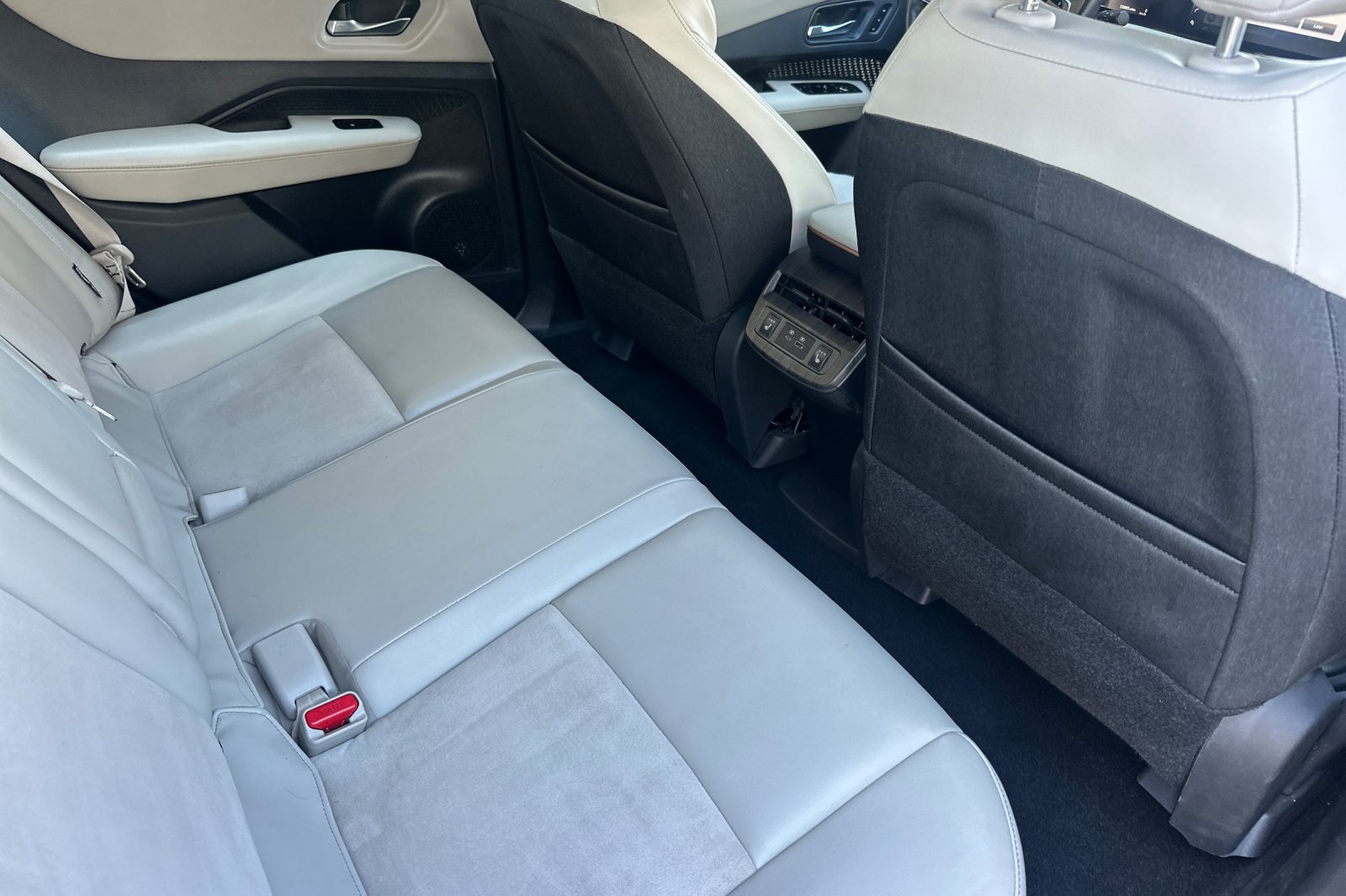 Certified 2023 Nissan Ariya FWD image 19