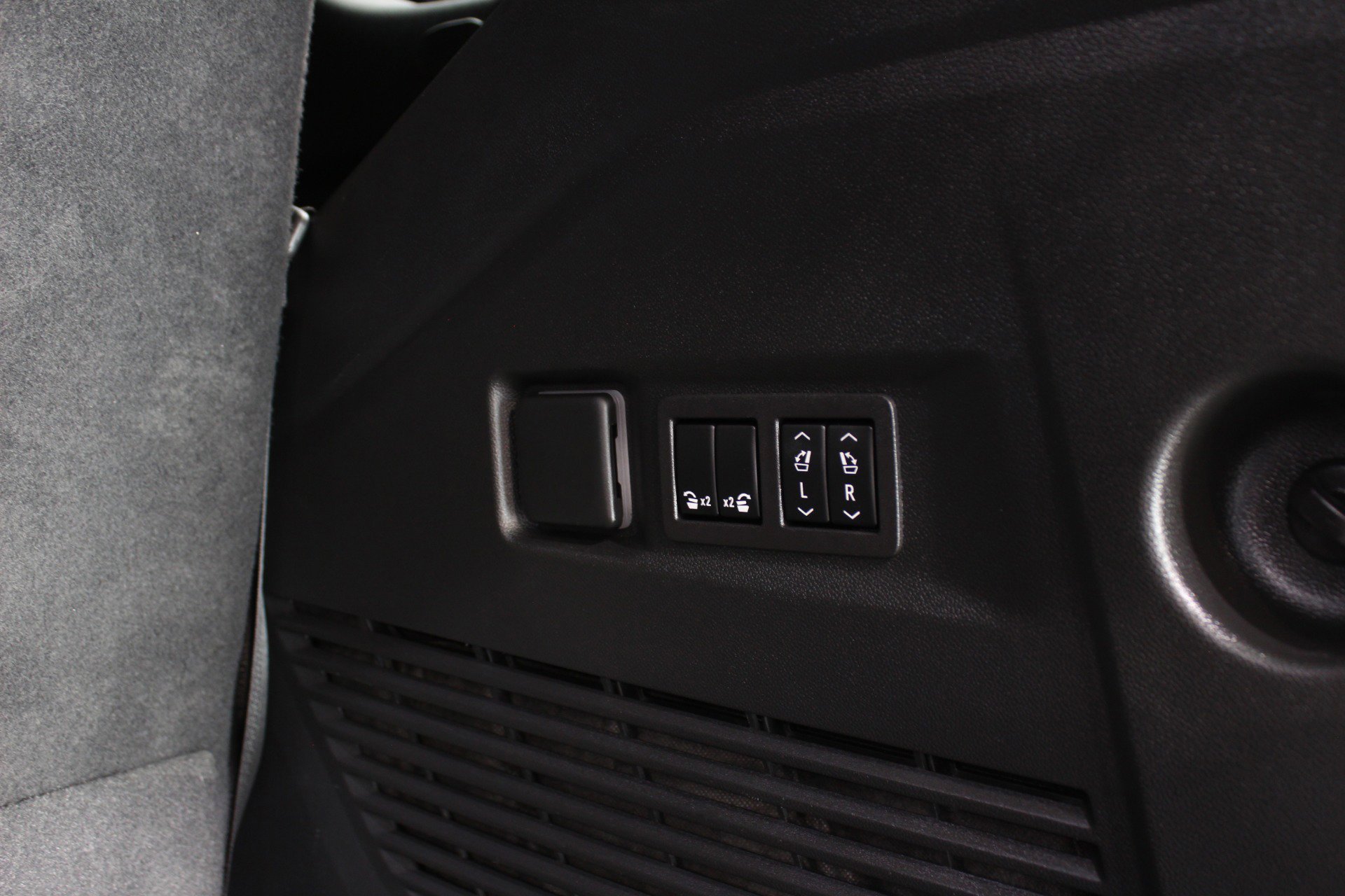 Used 2023 Chevrolet Tahoe Premier RWD image 74