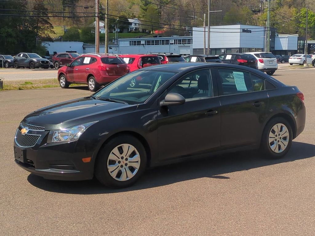 Used 2013 Chevrolet Cruze LS FWD image 2
