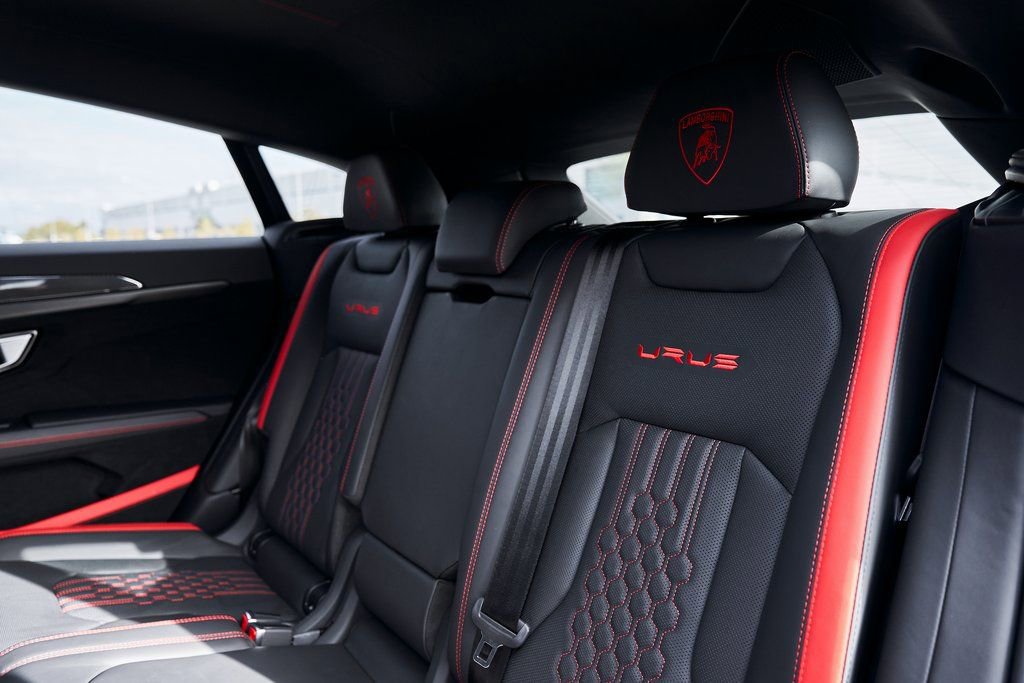 Used 2024 Lamborghini Urus Performante AWD/4WD image 52