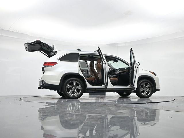 Used 2017 Toyota Highlander Limited Platinum image 55
