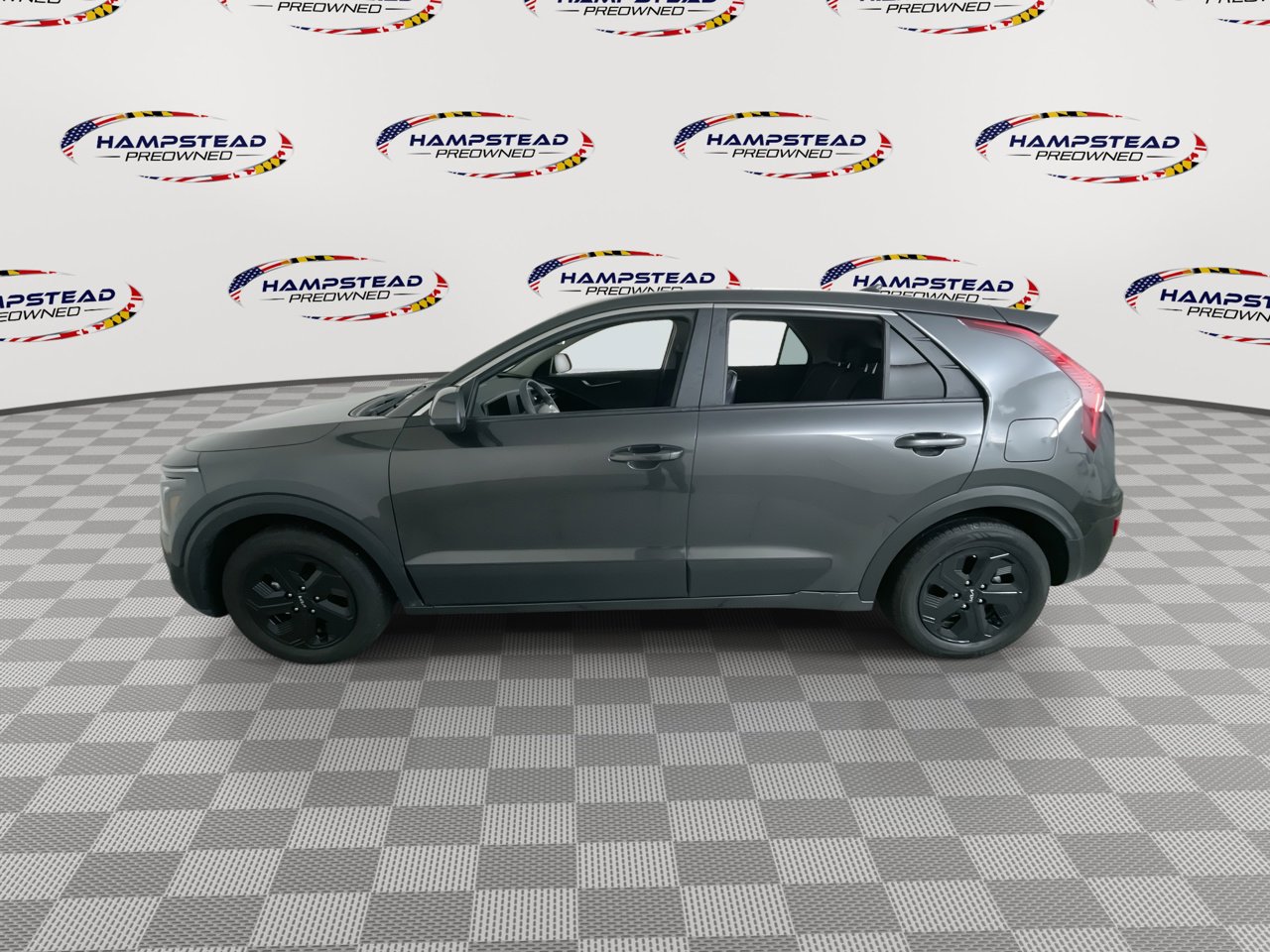 Used 2025 Kia Niro LX image 5