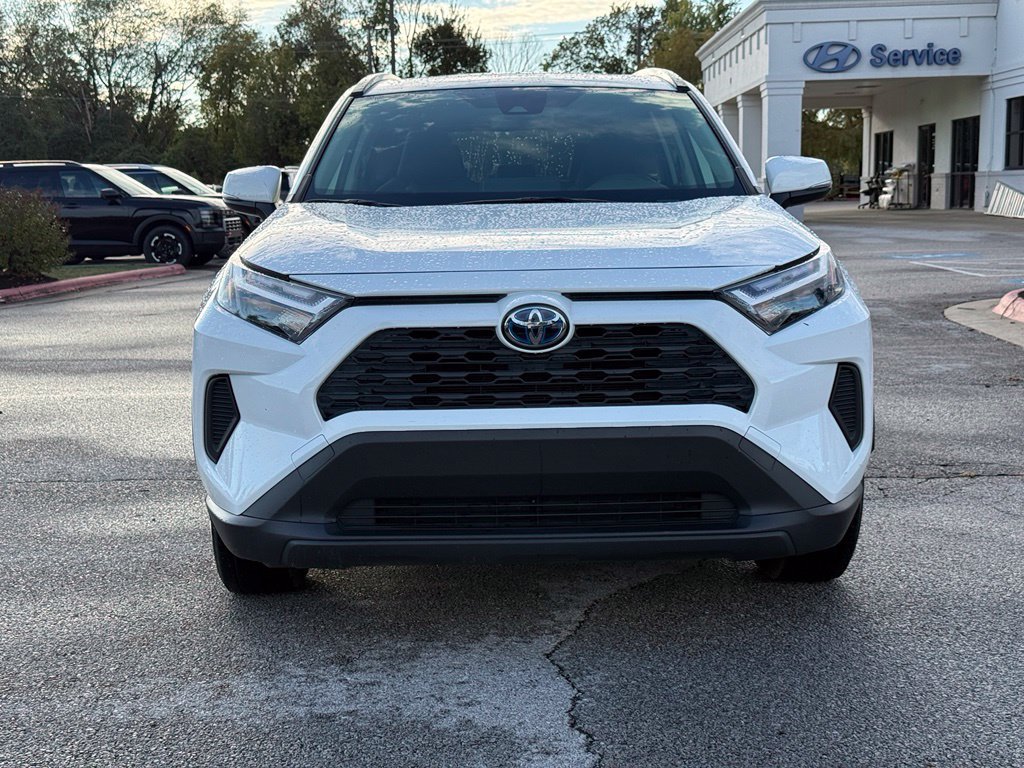 Used 2022 Toyota RAV4 XLE w/ Convenience Package AWD/4WD image 2