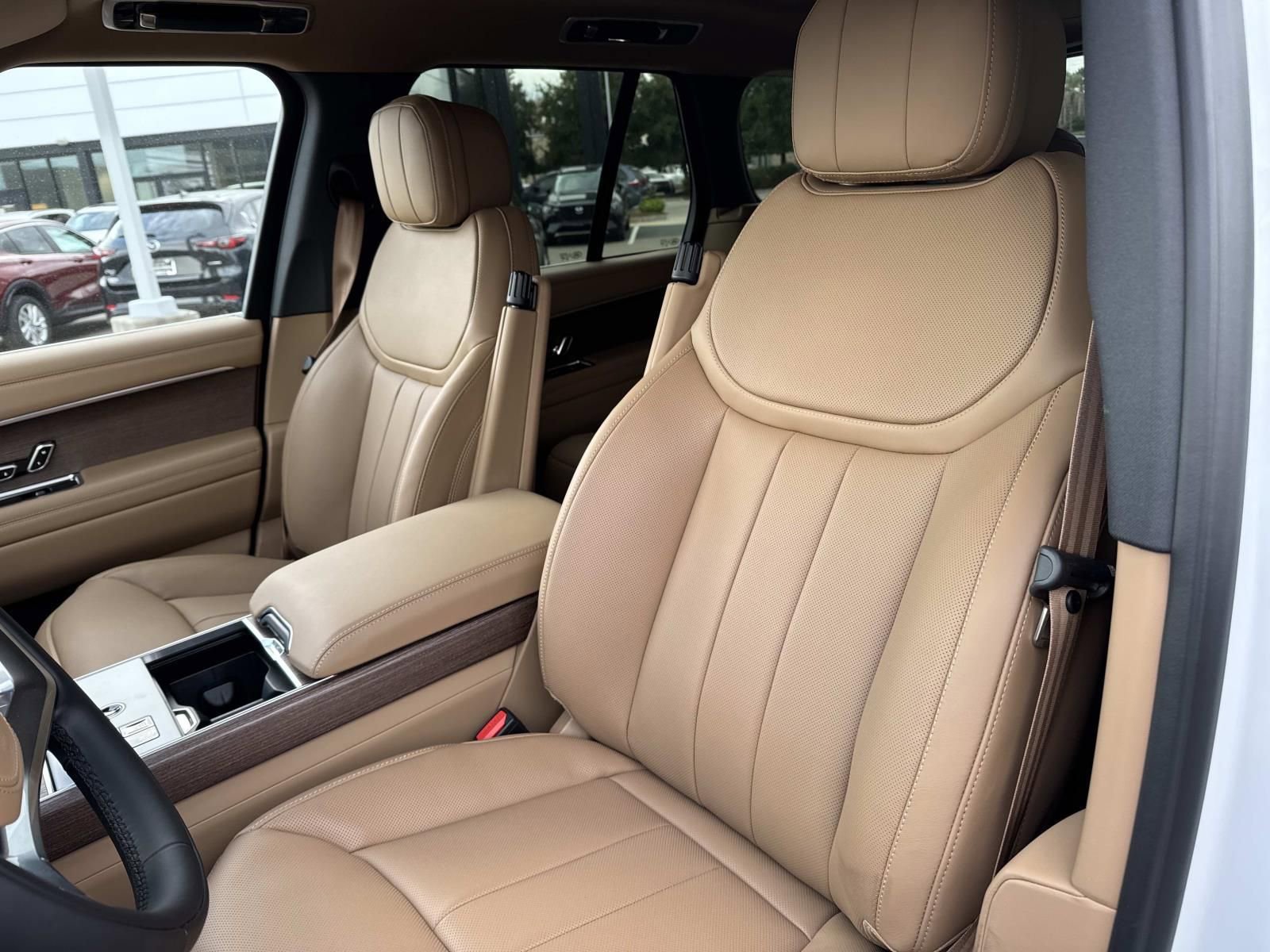 New 2026 Land Rover Range Rover SE image 10