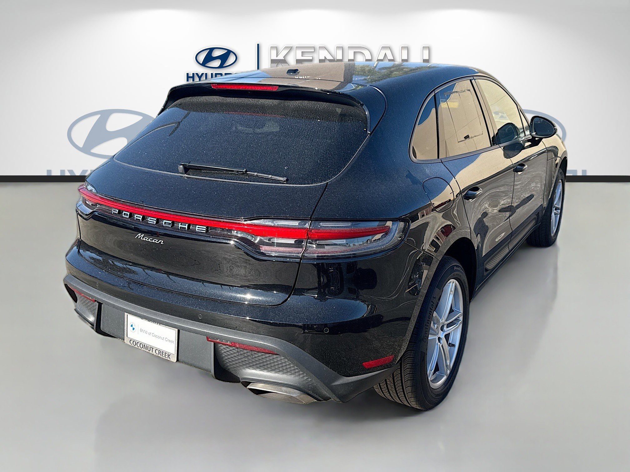 Used 2024 Porsche Macan image 6