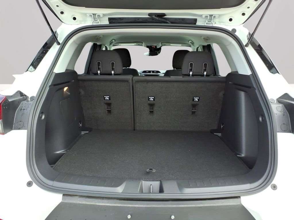 Used 2023 Chevrolet TrailBlazer LS FWD image 32
