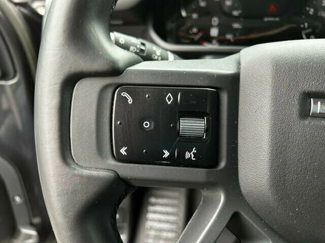 Used 2023 Land Rover Defender 130 X-Dynamic SE image 25