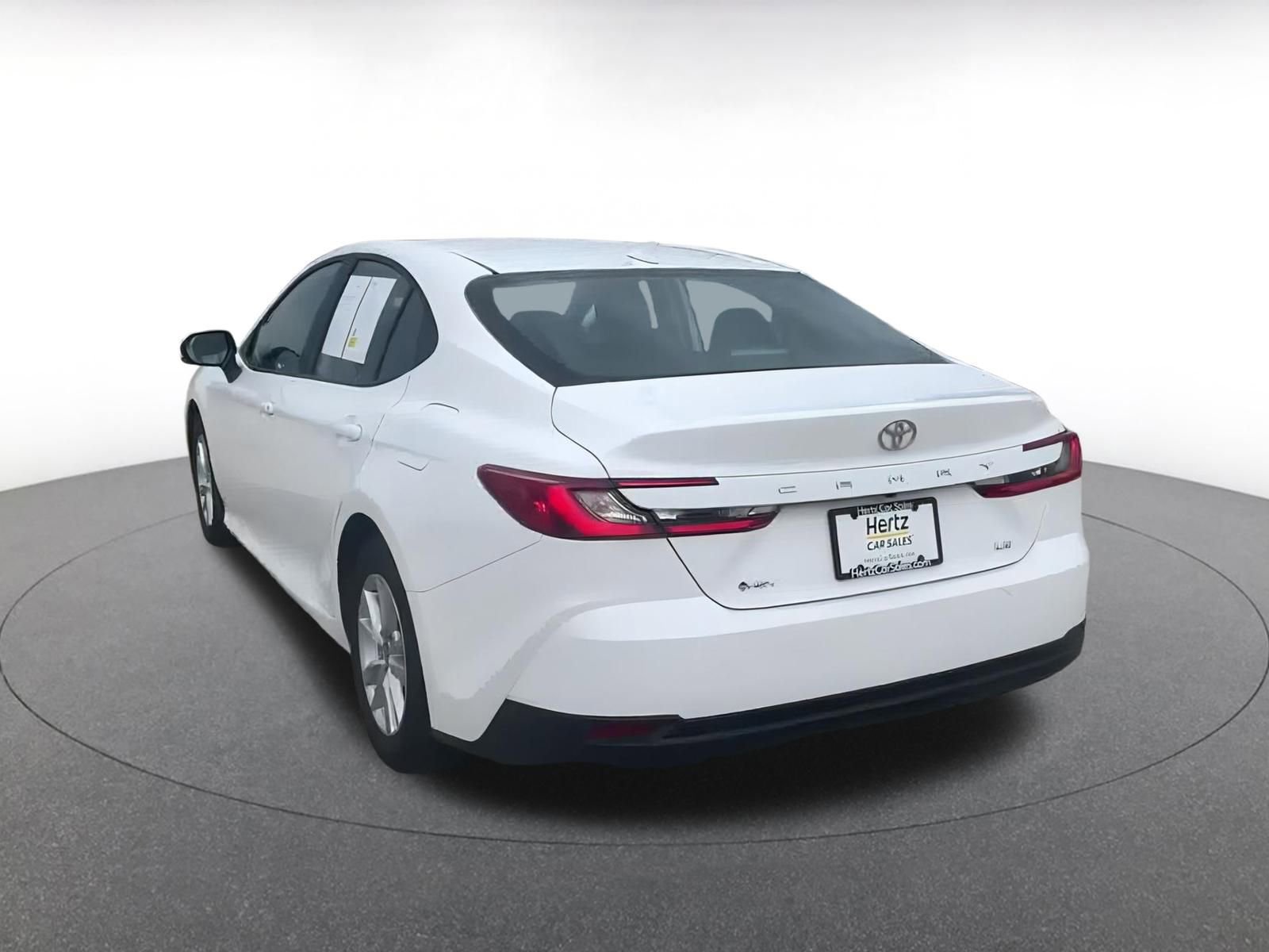 Used 2025 Toyota Camry LE image 11