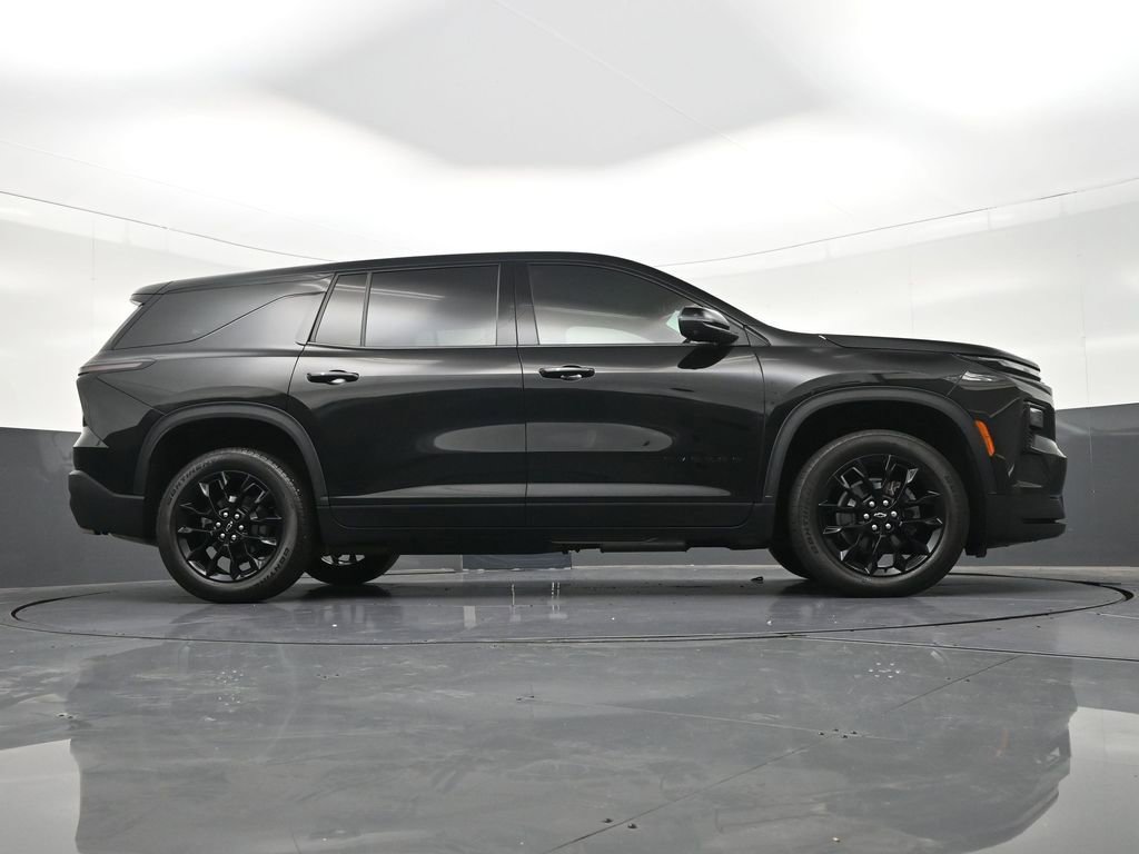 Used 2024 Chevrolet Traverse LS w/ Midnight/Sport Edition FWD image 28