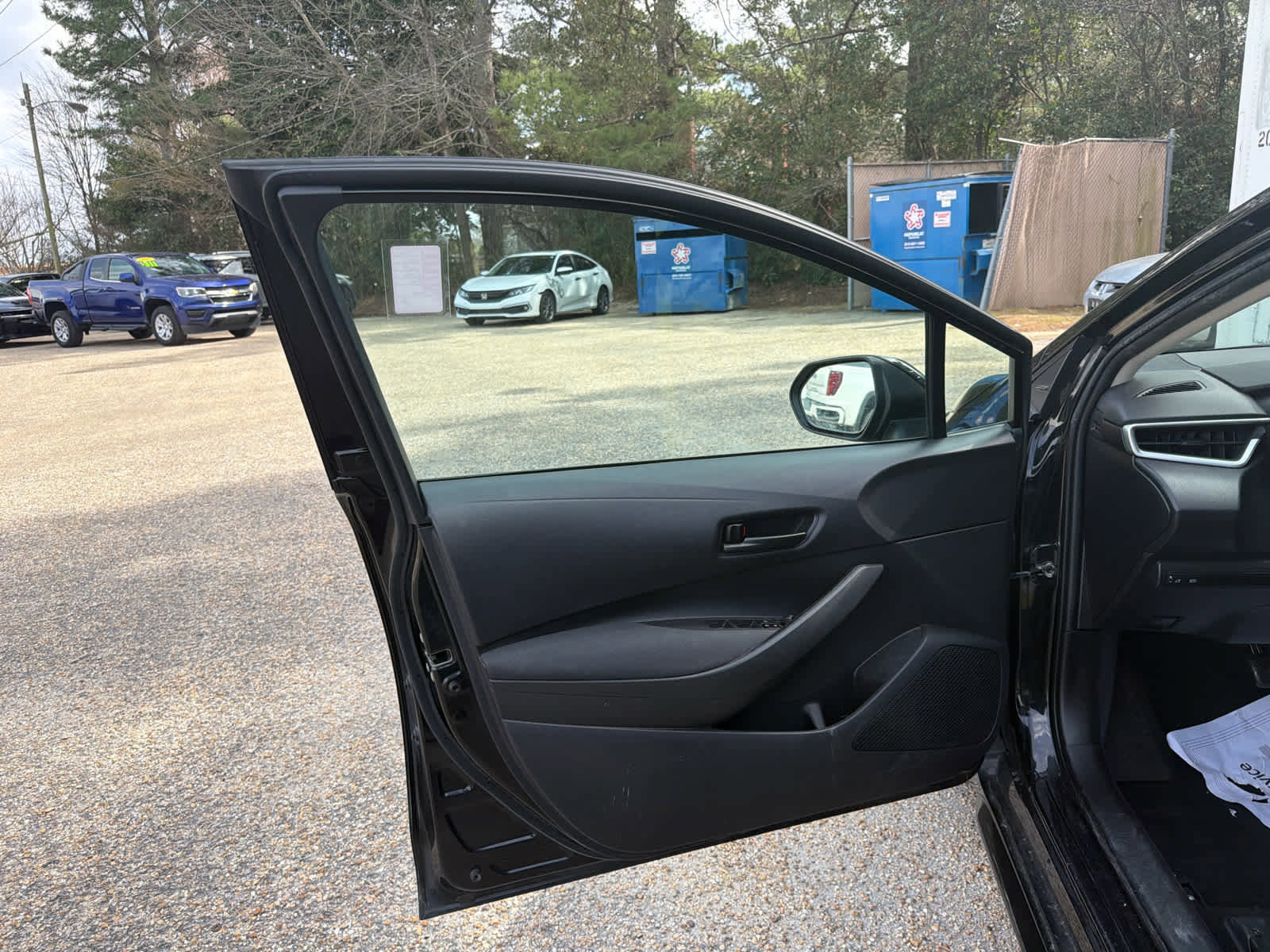 Used 2022 Toyota Corolla LE FWD image 16