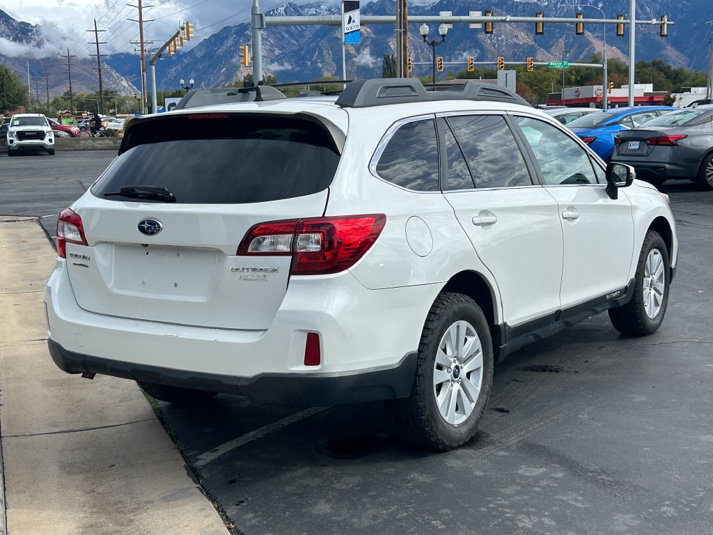 Used 2017 Subaru Outback 2.5i Premium AWD/4WD image 4