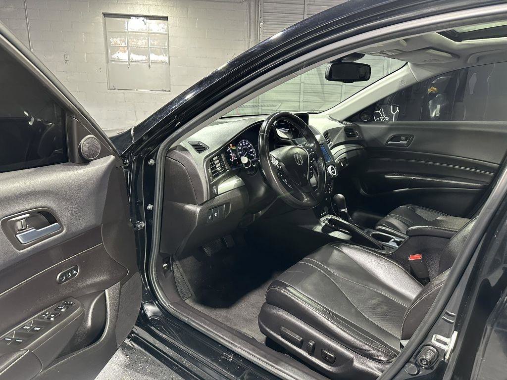 Used 2020 Acura ILX Premium Package image 22