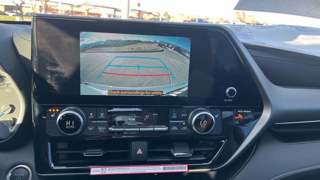 Used 2025 Toyota Highlander XLE image 21