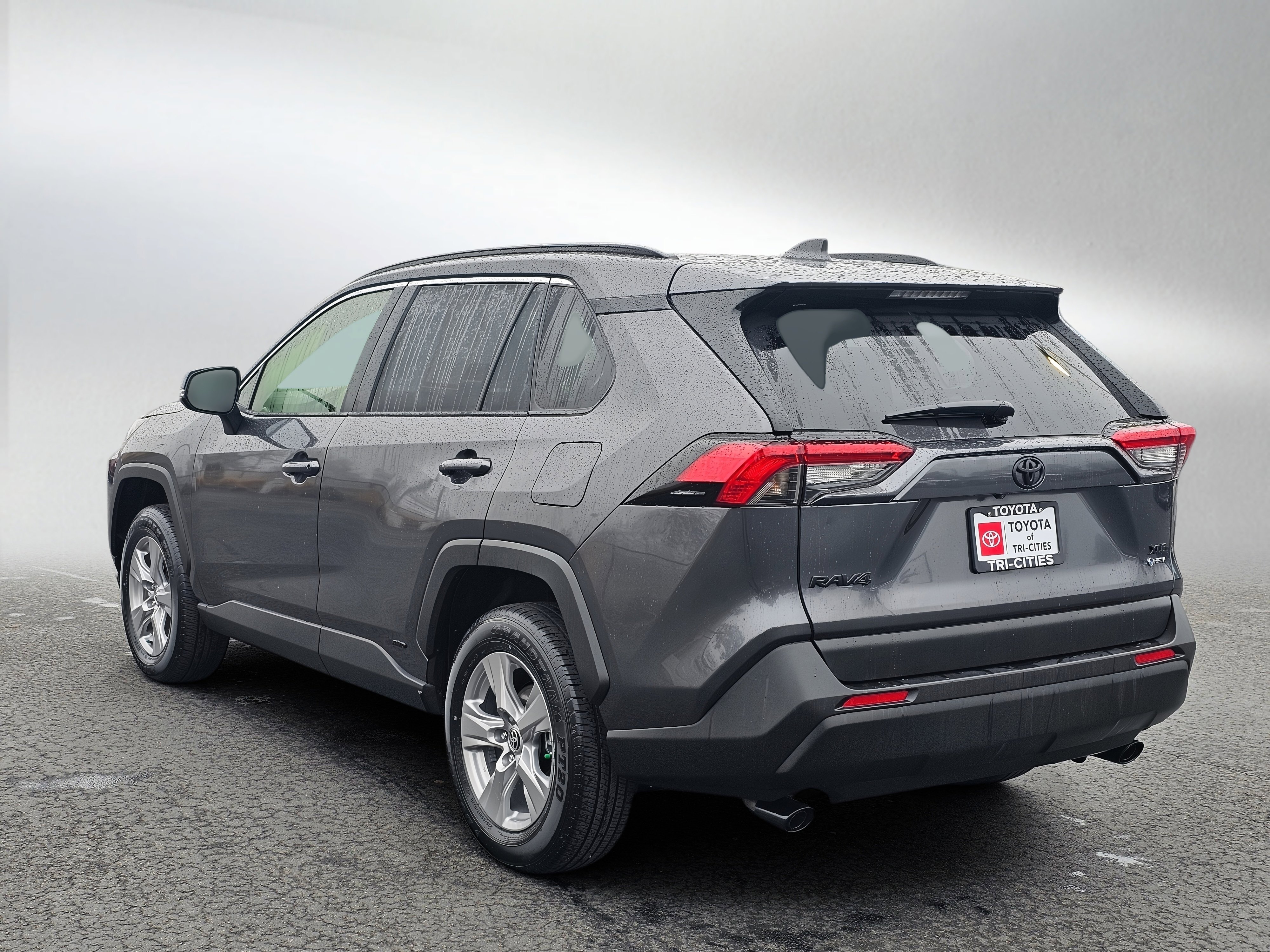 Used 2025 Toyota RAV4 XLE w/ Convenience Package image 3