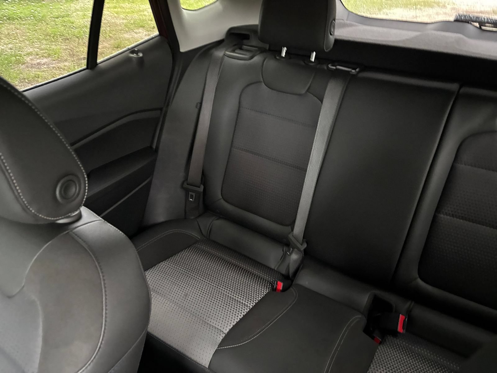 Used 2025 Chevrolet Trax LT FWD image 40