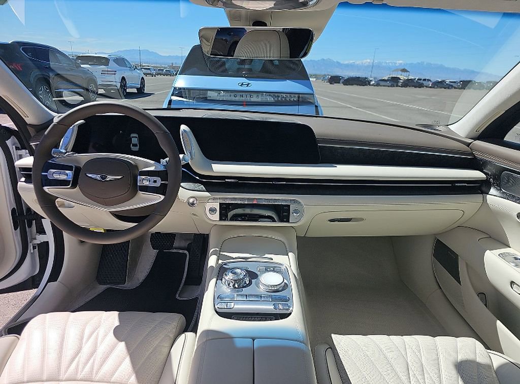 Used 2025 Genesis G90 3.5T image 8