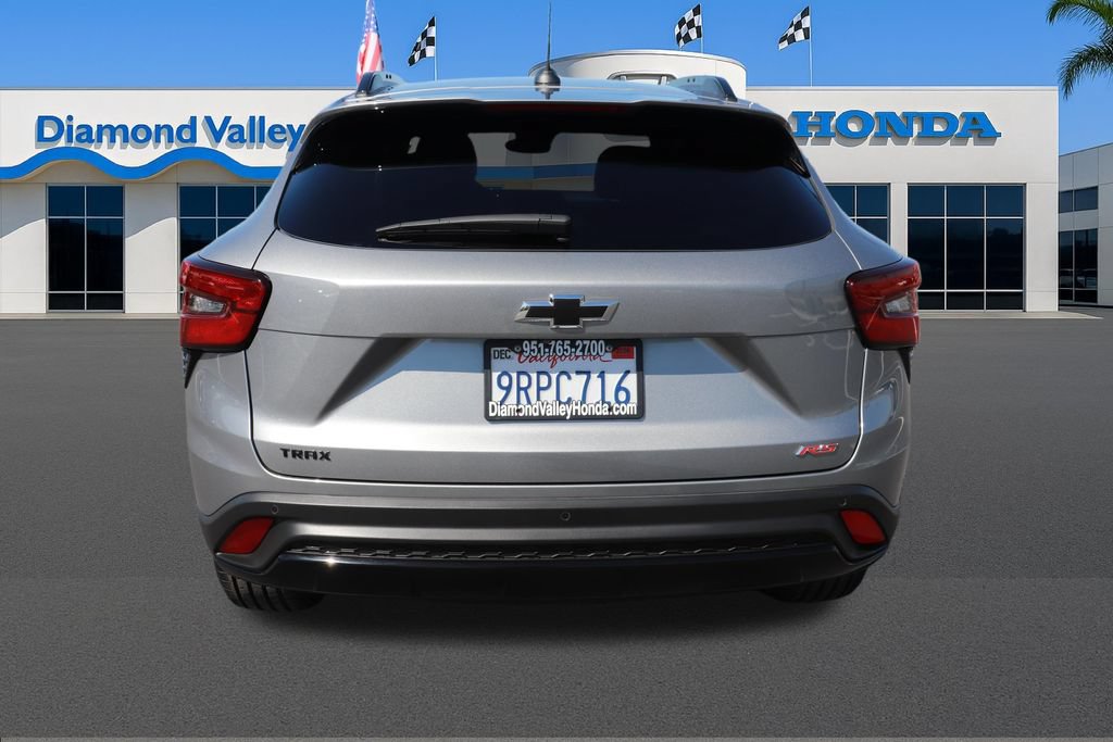 Used 2025 Chevrolet Trax RS w/ Driver Confidence Package FWD image 5