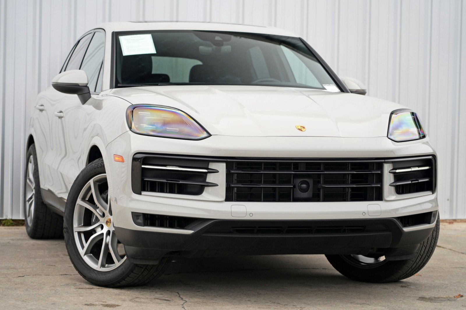 Used 2024 Porsche Cayenne w/ Premium Package image 4