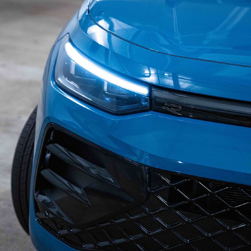 New 2026 Volkswagen Tiguan SE R-Line AWD/4WD image 3