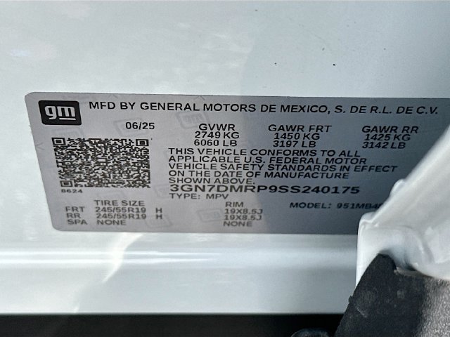 Used 2025 Chevrolet Equinox EV LT FWD image 35