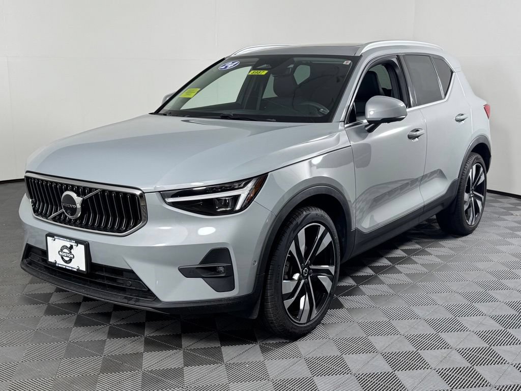 Certified 2024 Volvo XC40 B5 Plus w/ Climate Package AWD/4WD image 13