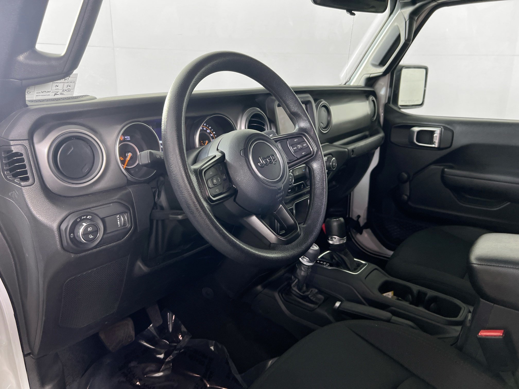 Used 2023 Jeep Gladiator Sport AWD/4WD image 9