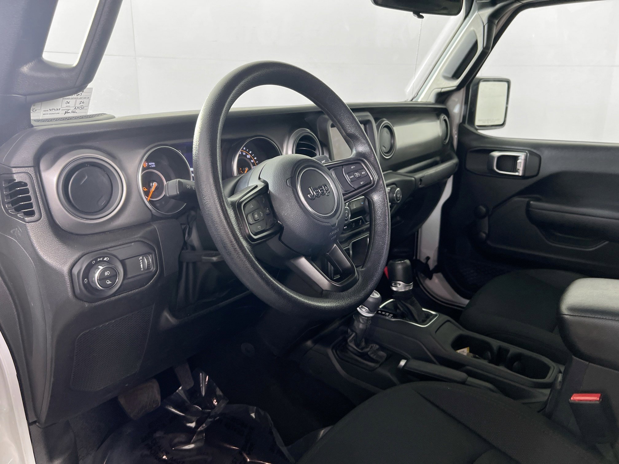 Used 2023 Jeep Gladiator Sport AWD/4WD image 9