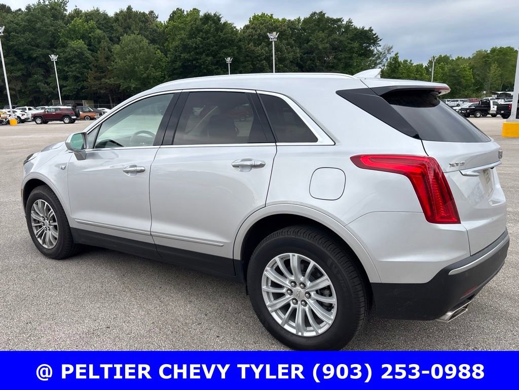 Used 2018 Cadillac XT5 Luxury w/ Driver Awareness Package FWD image 4