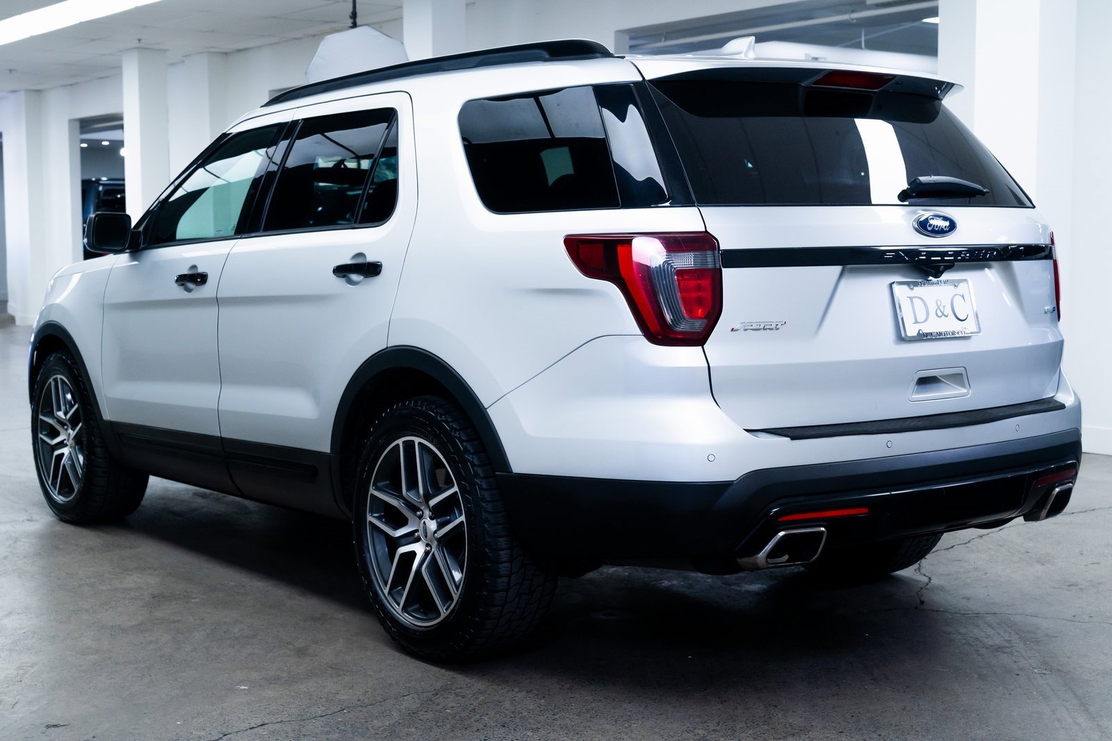 Used 2017 Ford Explorer Sport w/ Equipment Group 401A image 4