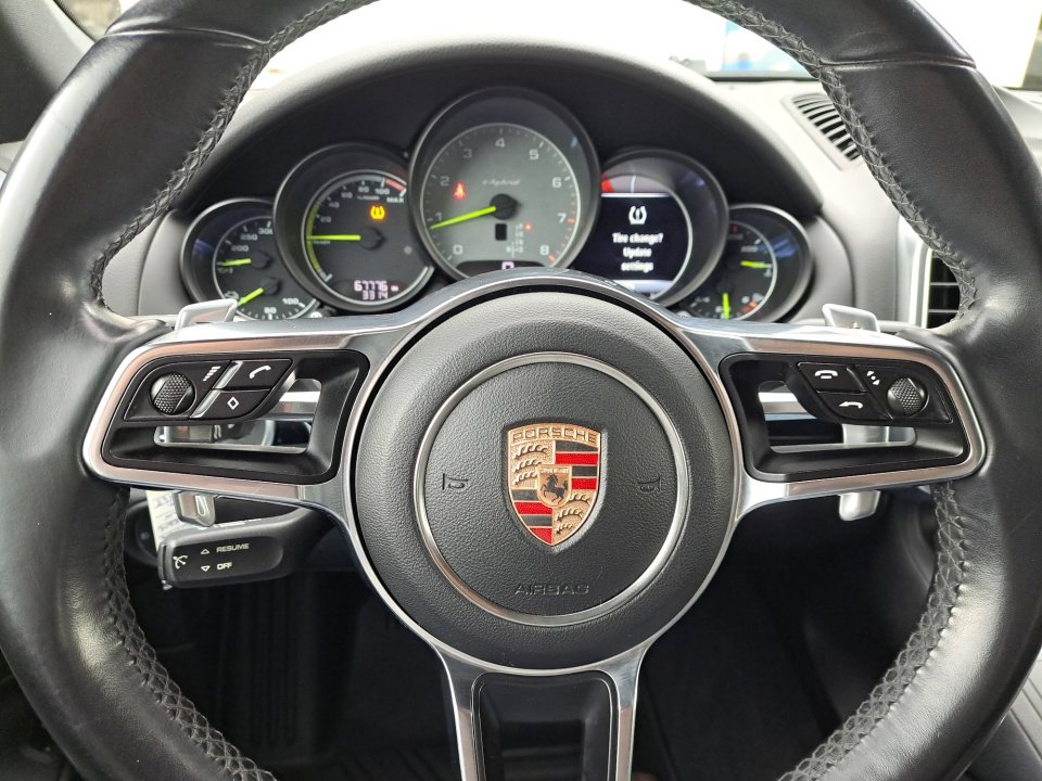 Used 2015 Porsche Cayenne S w/ Premium Package AWD/4WD image 26