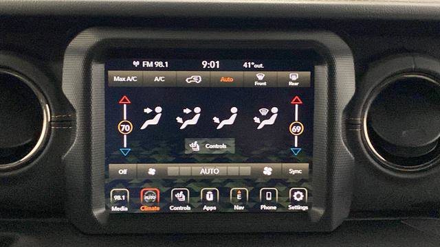 Used 2022 Jeep Wrangler Unlimited Sahara AWD/4WD image 17