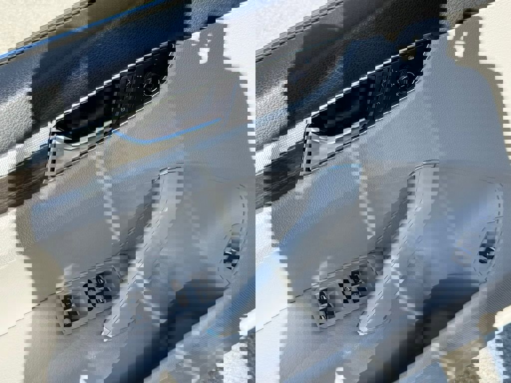 Used 2017 Volkswagen Passat 1.8T SE image 19