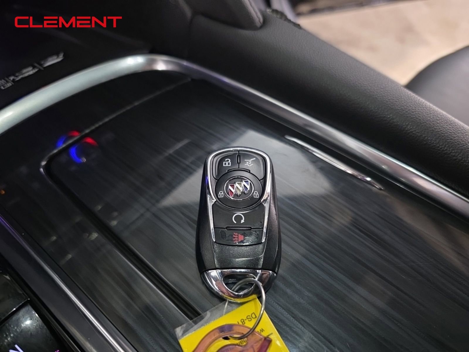 Used 2024 Buick Enclave Premium image 22