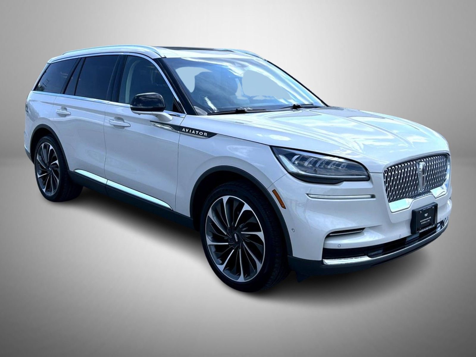 Used 2024 Lincoln Aviator Reserve w/ Equipment Group 201A AWD/4WD image 3