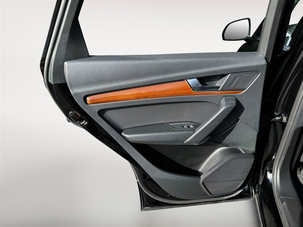 Used 2023 Audi Q5 2.0T Premium image 17