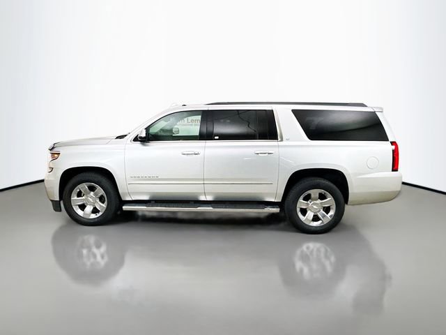 Used 2018 Chevrolet Suburban LT w/ LT Signature Package AWD/4WD image 4