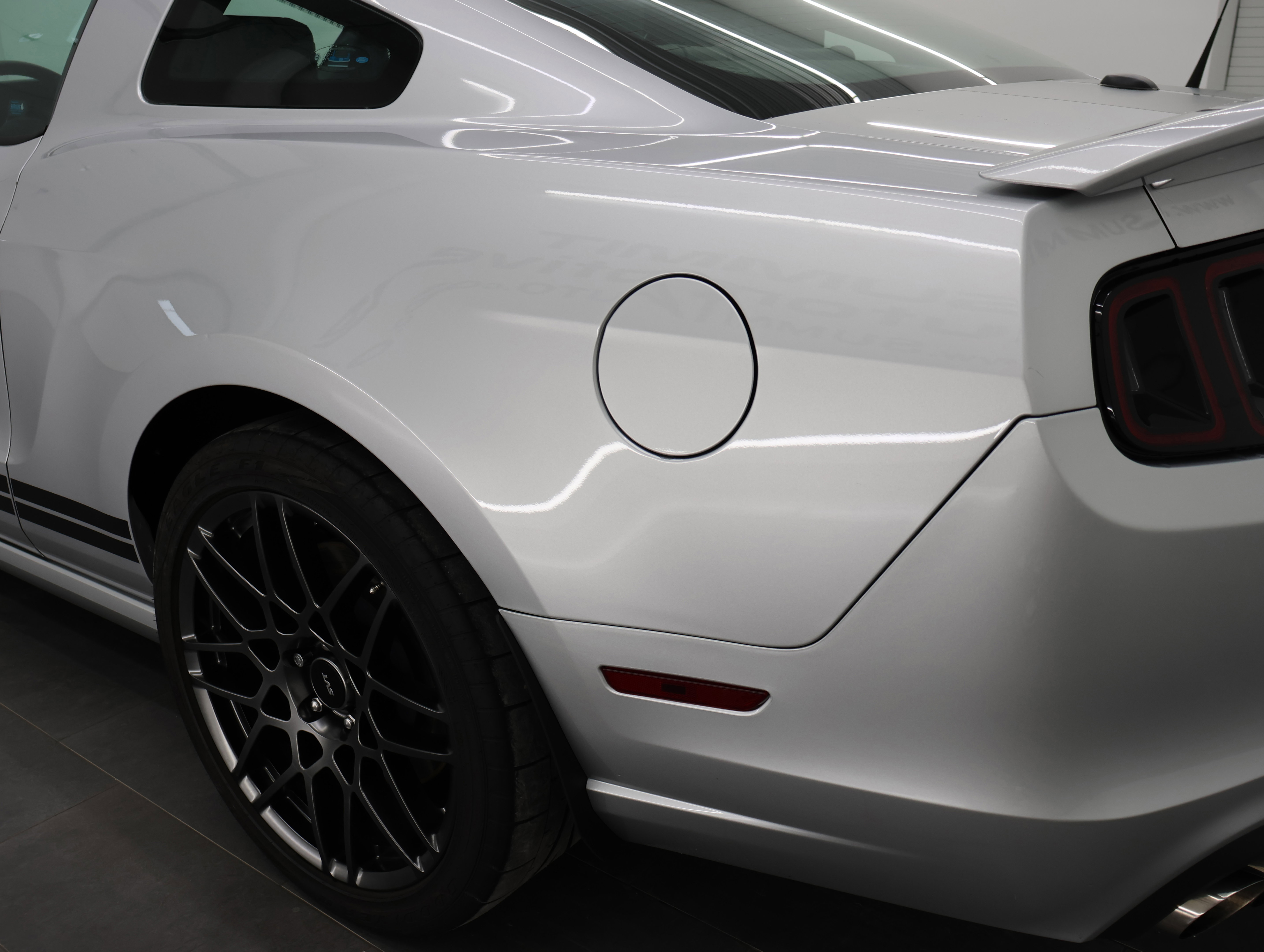 Used 2014 Ford Mustang Shelby GT500 w/ Equipment Group 821A RWD image 34