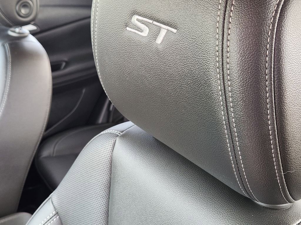 Used 2024 Buick Encore GX Sport Touring image 16