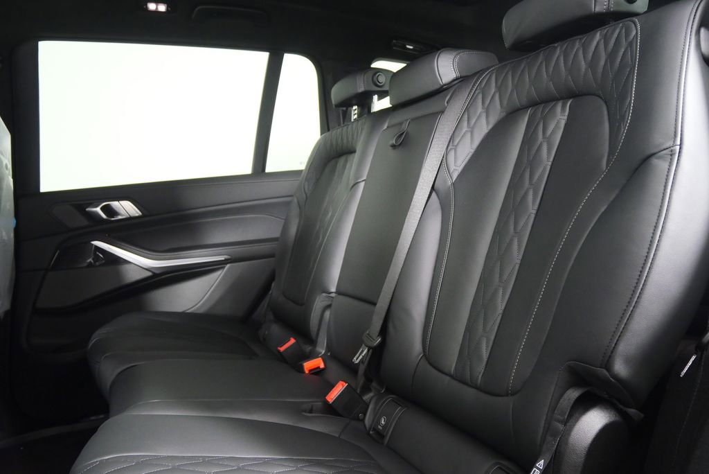 Used 2026 BMW X7 M60i image 16